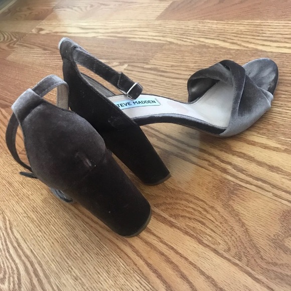 (SOLD) Steve Madden Block Heels - Picture 10 of 10